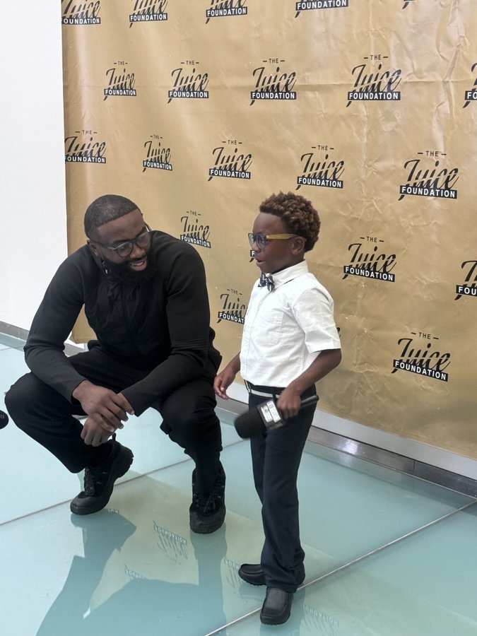 小球迷因布朗被交易落泪！布朗：他是我小兄弟 会一直保持联系